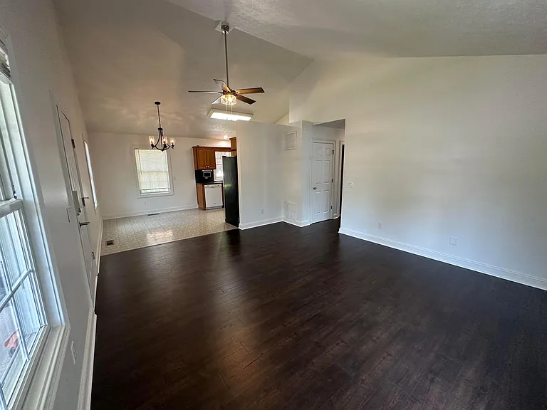 542 Virginia Ave — Photo 23