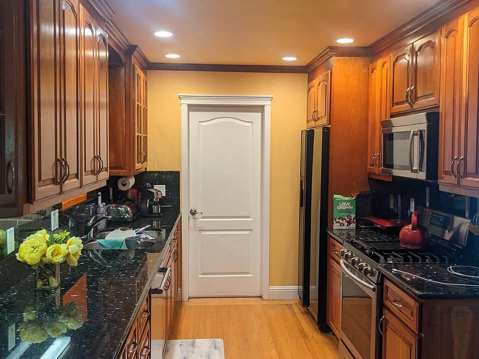 1st image of 3183 Cabrillo Ave