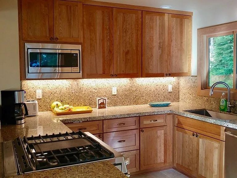 468 Nightingale Rd — Photo 3