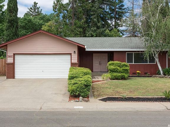 2nd image of 3607 Hillcrest Ln