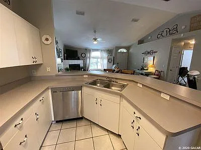 5811 SW 86th Dr — Photo 6