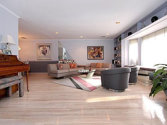 5th image of 19 Sparrow Ln