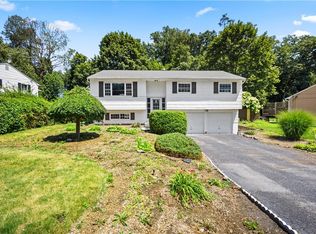 52 Robin Rd, Poughkeepsie, NY 12601