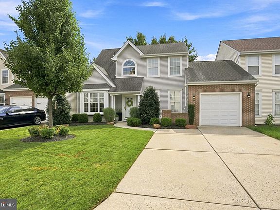 2nd image of 54 Fieldcrest Dr