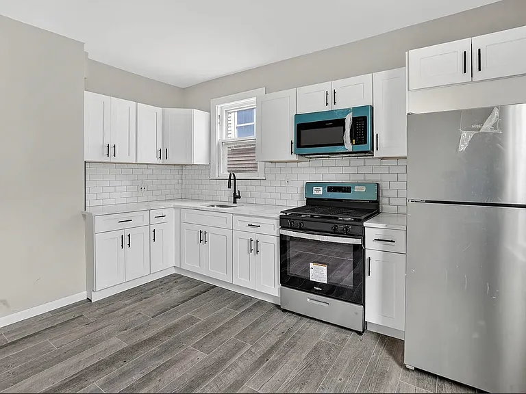 107 Brown Pl #1 — Photo 3