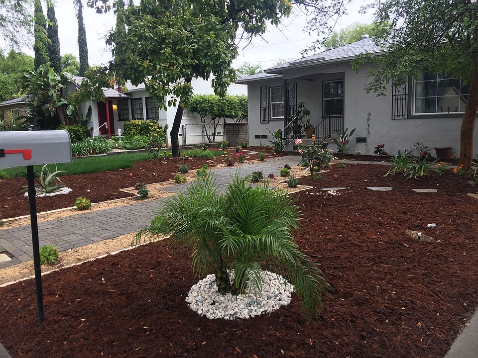 1st image of 838 W 25th St