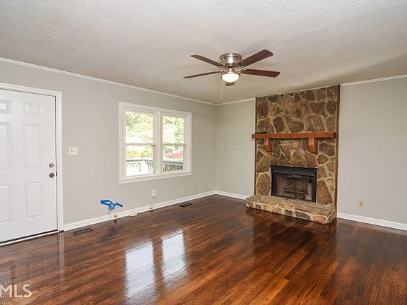 3rd image of 767 Chamberlain Cir SW