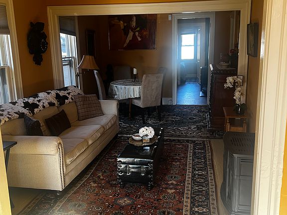 3rd image of 162 York St Floor 2