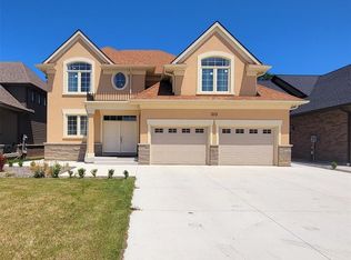 313 Christine Ave #Lvl, Windsor, ON N8L 1B5