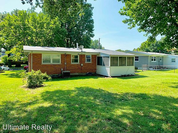 3rd image of 1465 Wadsworth Dr