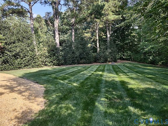 4th image of 715 Reese Dr