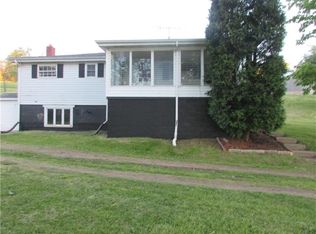 105 Center Dr, Connellsville, PA 15425