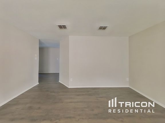 2nd image of 1301 Water Lily Dr