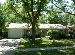 10 Glendale Ct, Iowa City, IA 52245