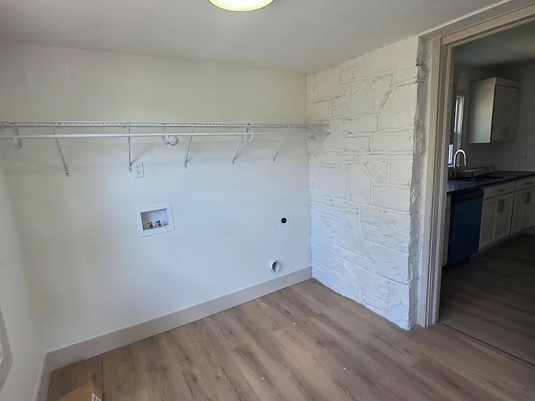 815 N Wilson Ave — Photo 4
