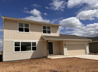 1047 McNish Ct, Sheboygan Falls, WI 53085