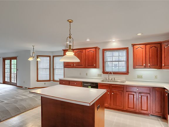 4th image of 115 Jenny Dr