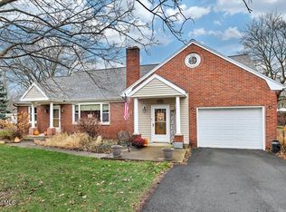 39 W Sand Lake Road, Wynantskill, NY 12198