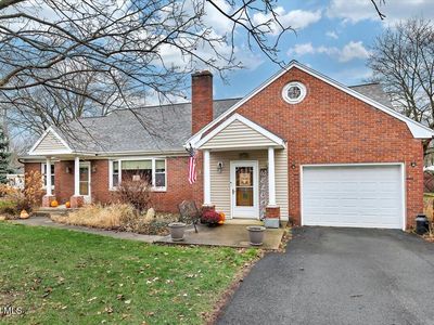 39 W Sand Lake Road, Wynantskill, NY, 12198