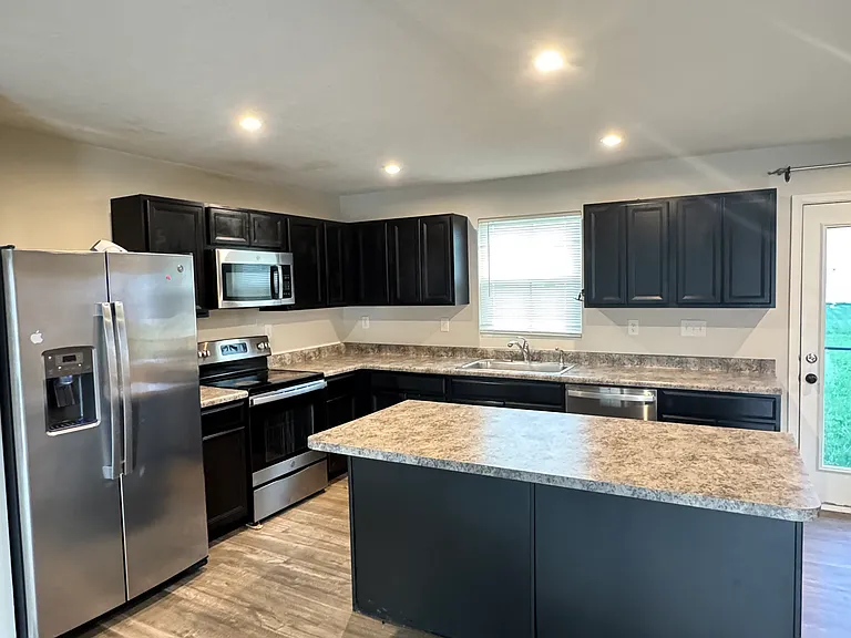 273 Campus Ln — Photo 3