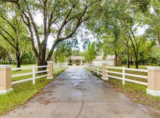 5331 Lake Leclare Rd, Lutz, FL 33558