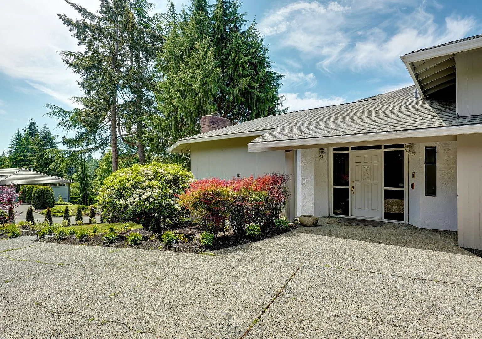 4Bd/3.5Ba Clyde Hill Home — Photo 2
