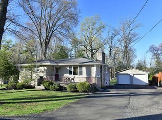 910 E Welsh Rd, Maple Glen, PA 19002