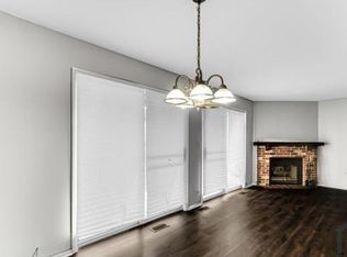 609 Hanover Ct #1W, Schaumburg, IL 60194