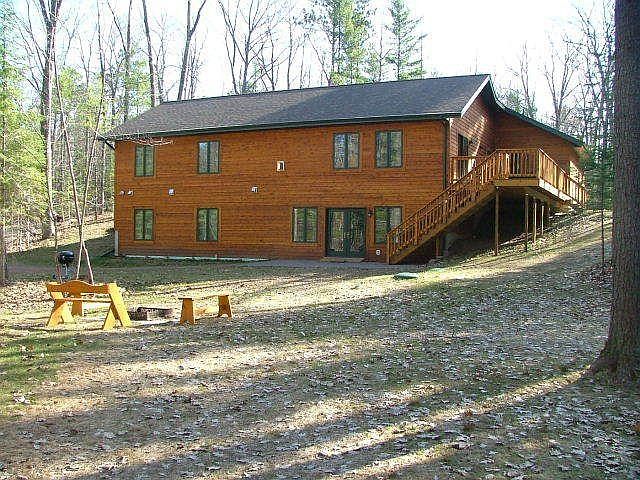 Tall Oaks Retreat - Back Yard