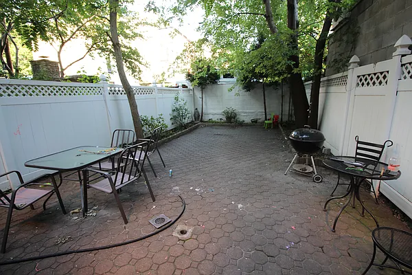 Rented by Brooklyn Real Inc | media 11