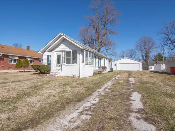 614 N 1st St, Vandalia, IL 62471
