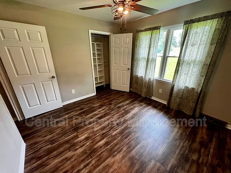 103 Newman Dr — Photo 12