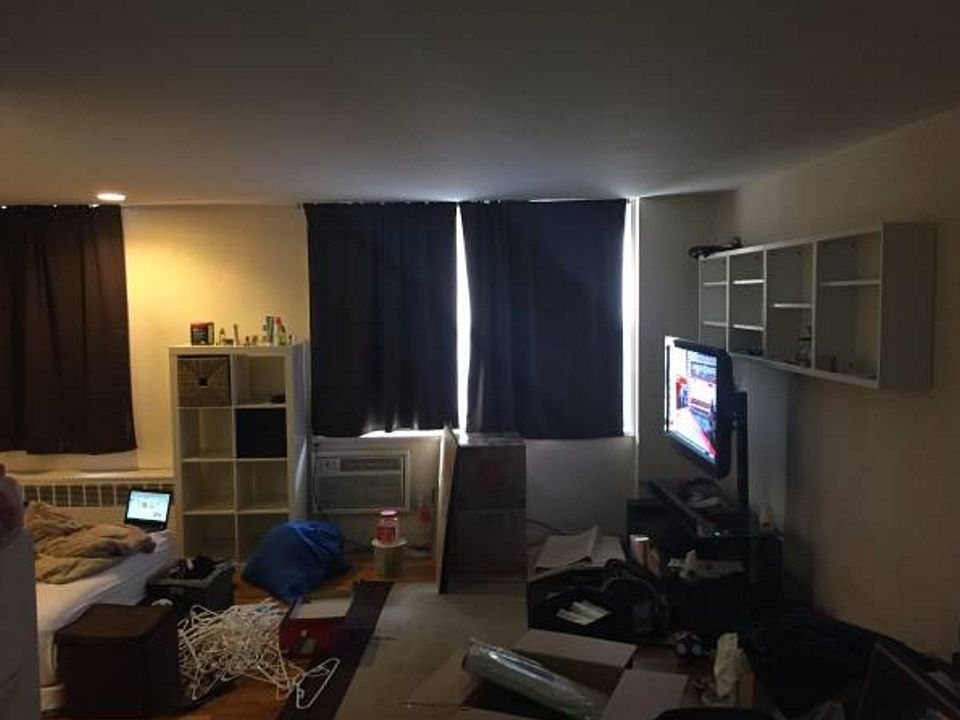 2nd image of 139 E 27th St APT 3A