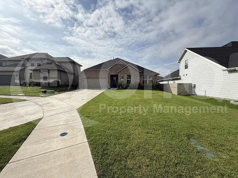 2950 Frederick Dr — Photo 6