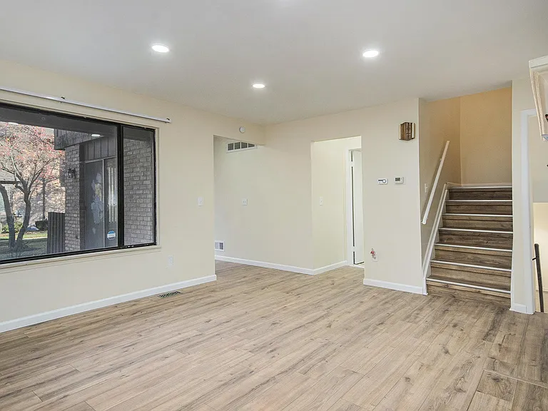 37313 Clubhouse Dr — Photo 3