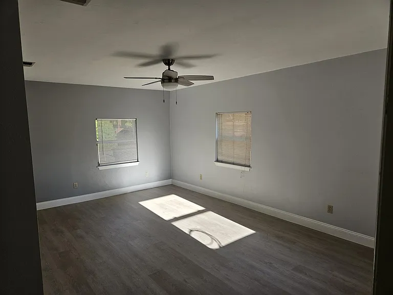 1417 Orange Ave W — Photo 14
