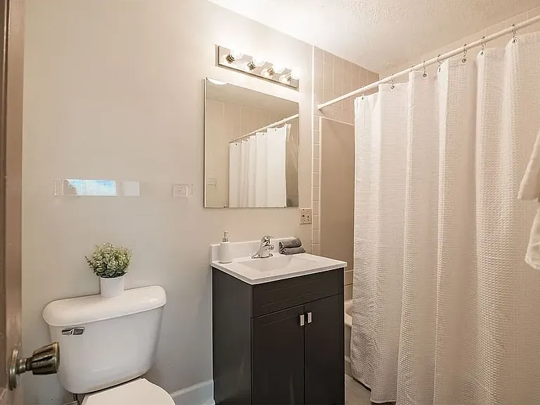 3420 Kingman Blvd #1 — Photo 4