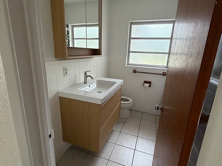 4518 Groveland St — Photo 16