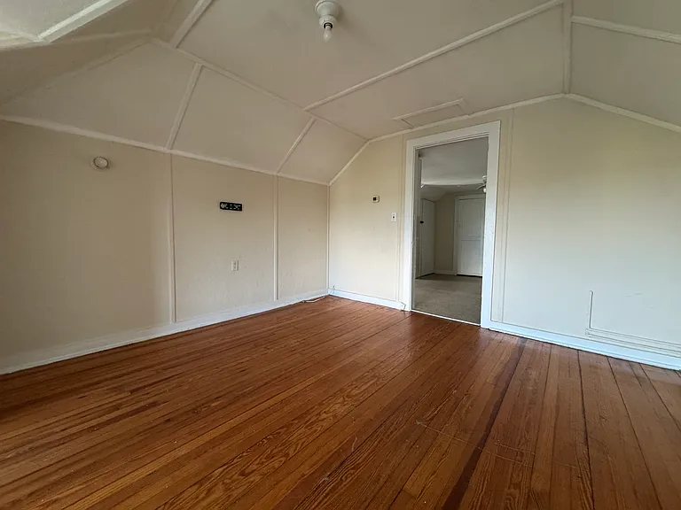 256 Congress Ave #3 — Photo 3