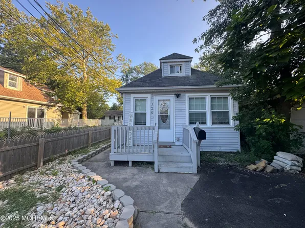 120 Crescent Street, Keansburg, NJ 07734