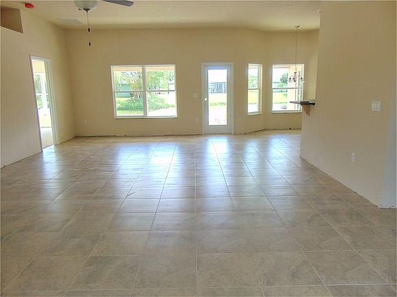 4th image of 1306 Scarlet Oak Cir