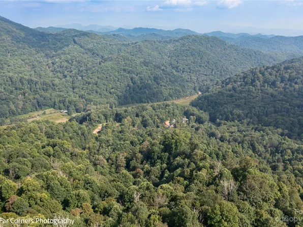 390 English Cemetery Dr, Mars Hill, NC 28754