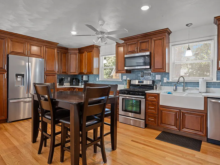 6176 Newark Ave — Photo 6