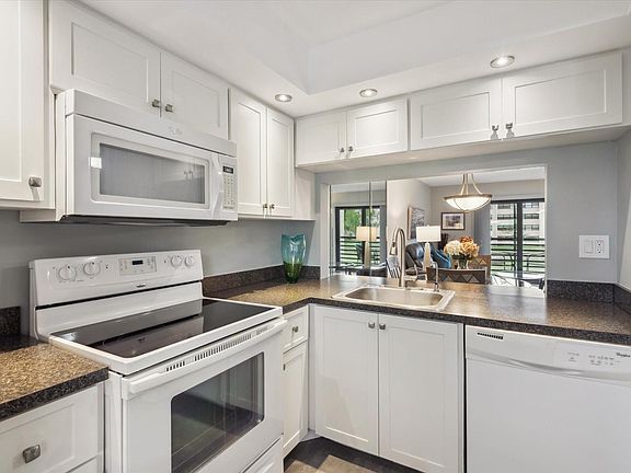 3rd image of 2748 NW 104th Avenue #207