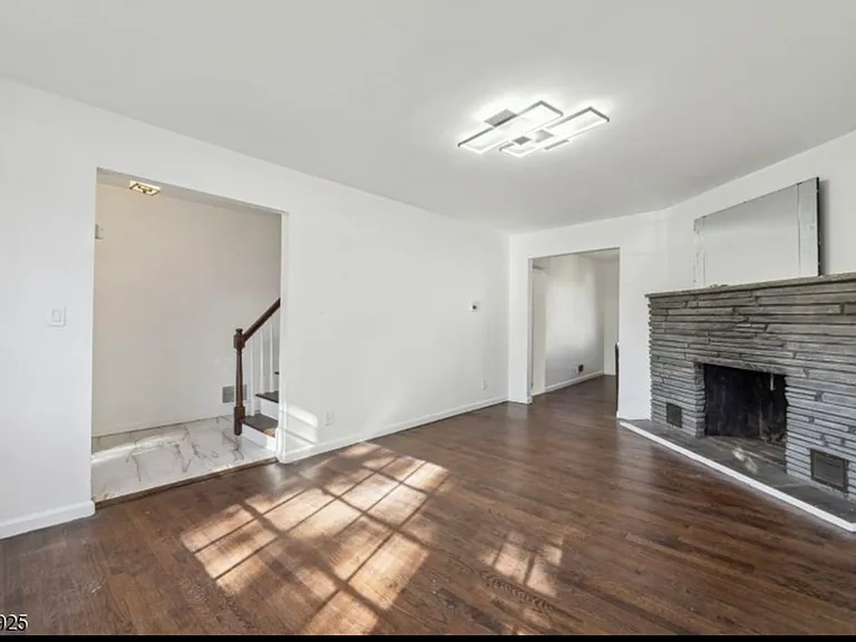 737 Linden Ave — Photo 5