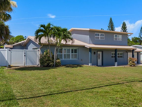 3rd image of 1054 Pinetree Dr