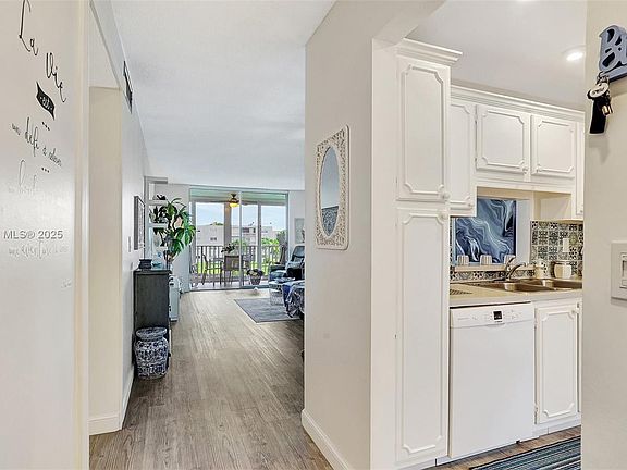 2nd image of 1025 SE 2nd Ave APT 305