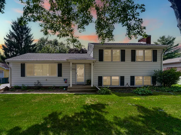 1803 Valparaiso St, Valparaiso, IN 46383