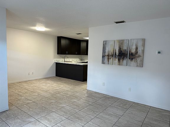 4th image of 3236 Bloomingdale Villas Ct