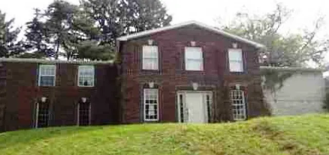 310 Shady Dr photo 1